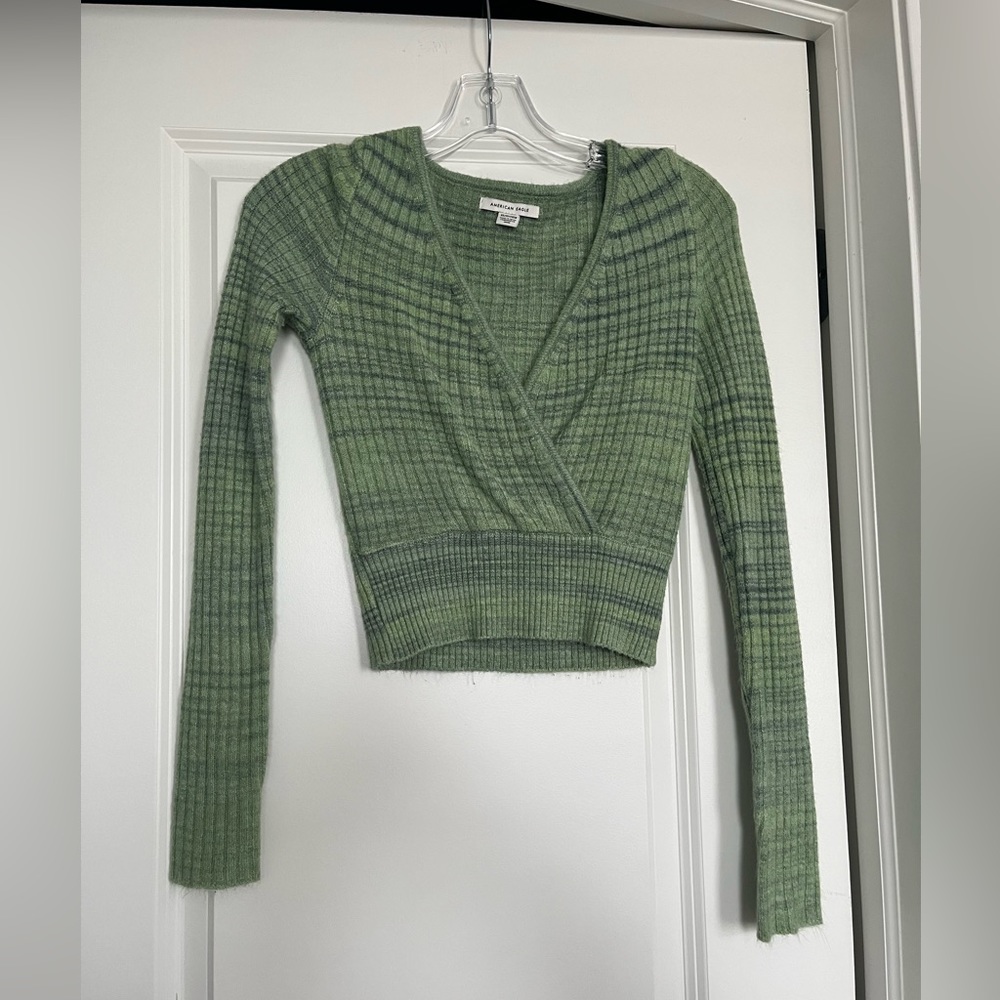 American eagle long sleeve v neck